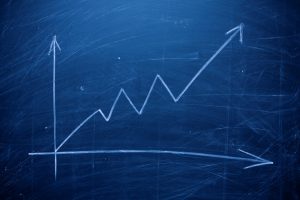 Data storytelling should emphasize clarity over clever