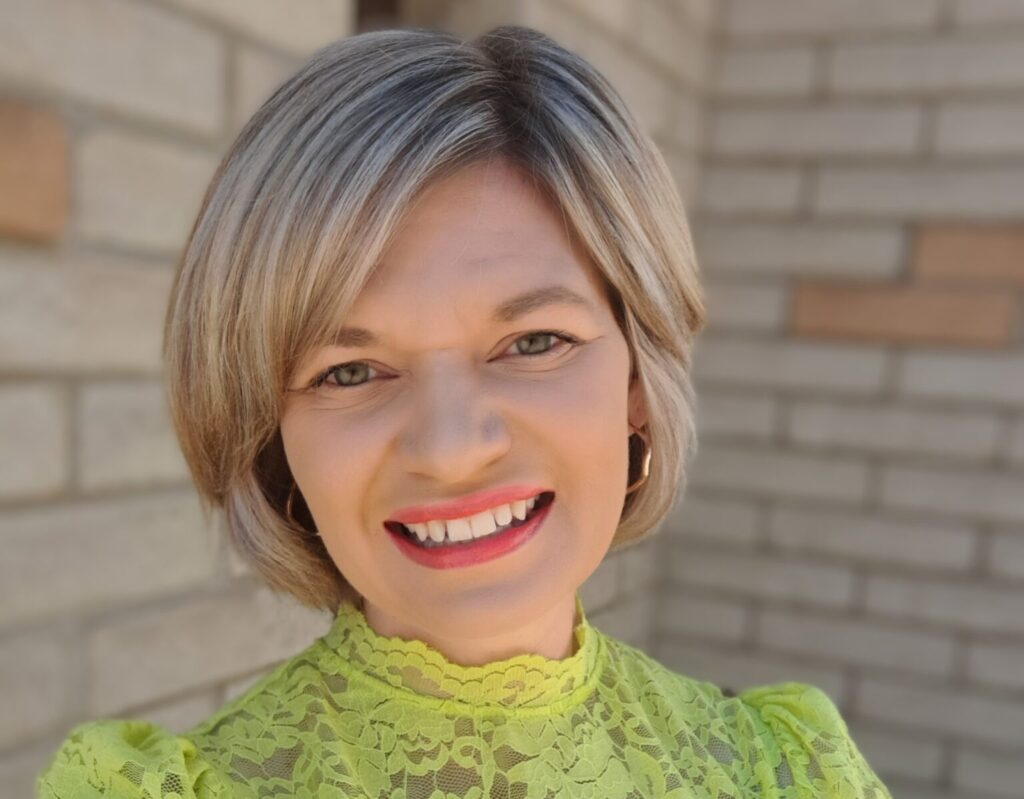 Jenn Spantak’s 3 journalism lessons for storytelling at Caterpillar